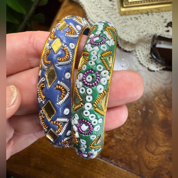 Ladies hand beaded bracelets made in India, very colorful very good condition - Picture 2 of 6